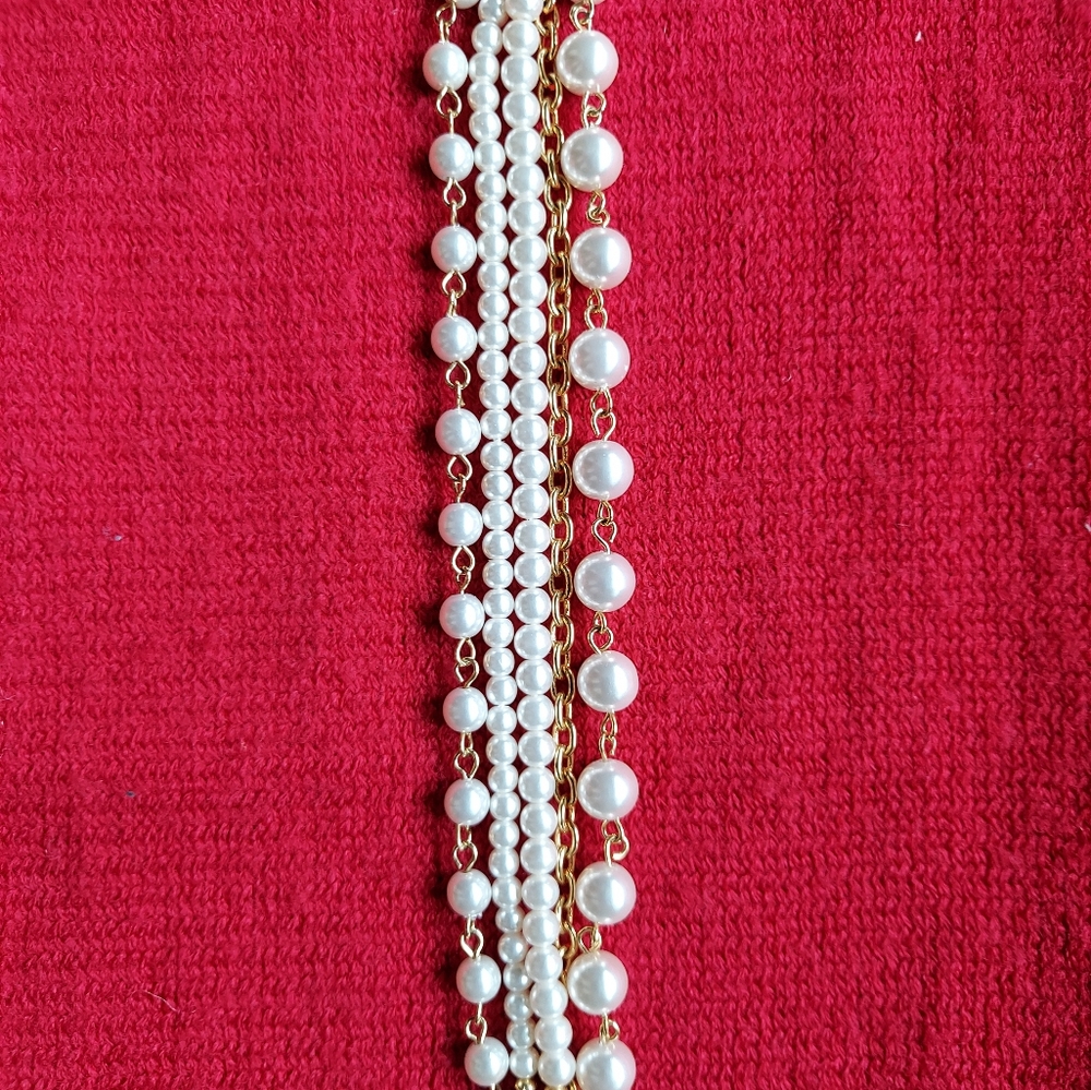 Pearl Bracelet - Gold colored Chain - Claw Clasp